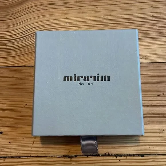 Miramira New York Lexington oval hoops. NWOT. - Picture 12 of 12